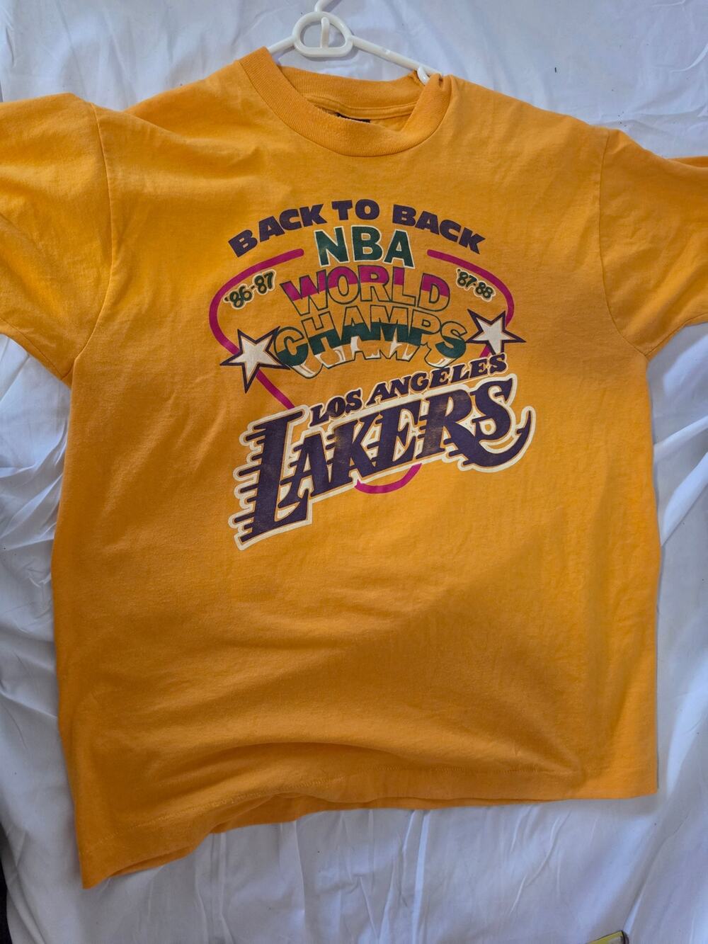 Vintage 1988 Los Angeles Lakers Back to Back NBA Champions T-Shirt Yellow XL